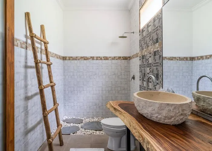 Charming 3 Bedroom Close Berawa فيلة تْشانغو